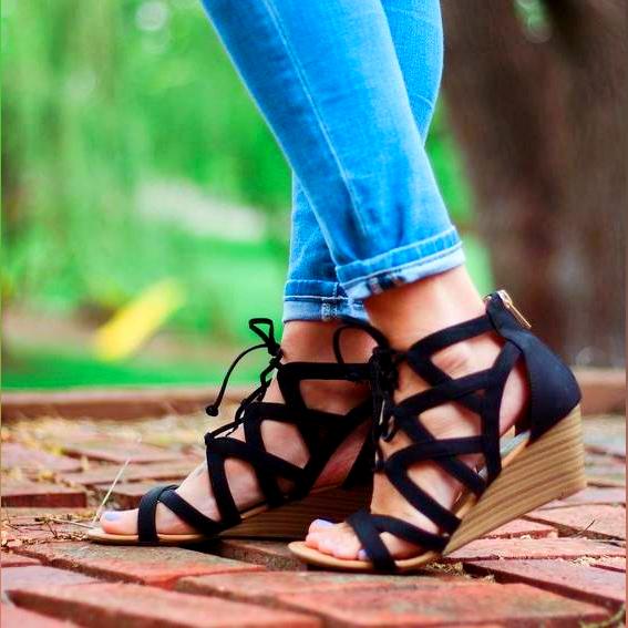 Trendy Lace Up Sandals For This Summer 2022