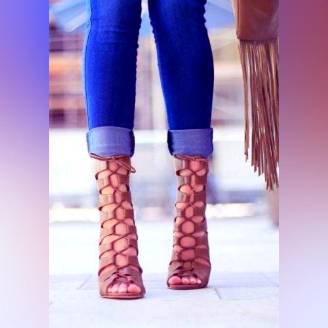 Trendy Lace Up Sandals For This Summer 2022
