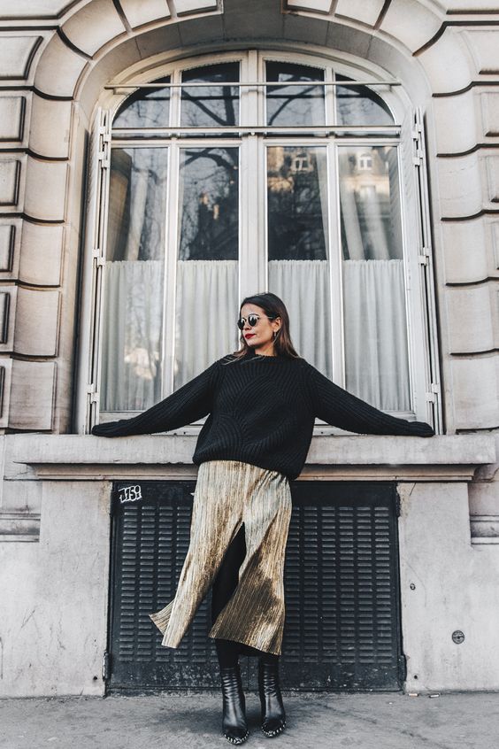 What Color Shoes to Wear with a Gold Dress 2022