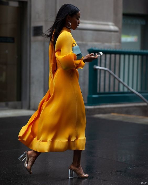 What Color Shoes to Wear with a Yellow Dress 2022