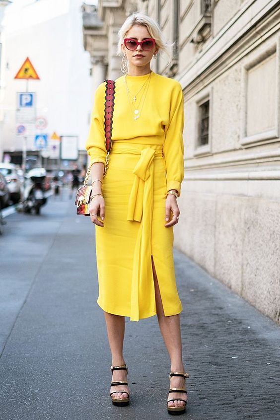 What Color Shoes to Wear with a Yellow Dress 2022