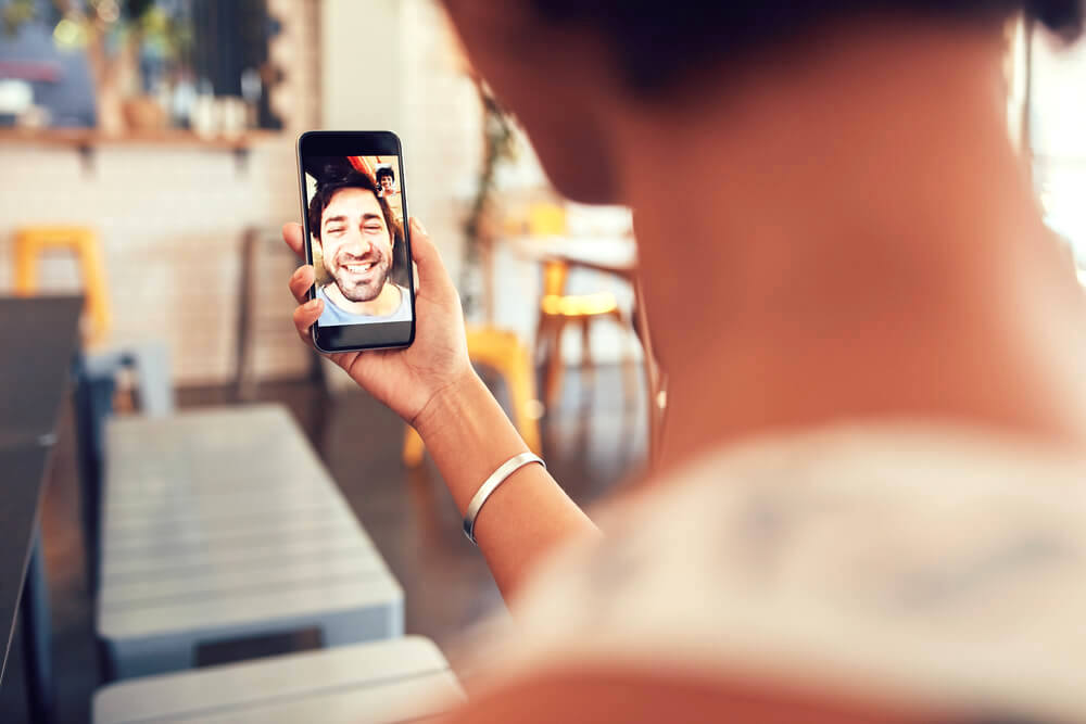 10 Essential Tips to Make a Long-Distance Relationship Work
