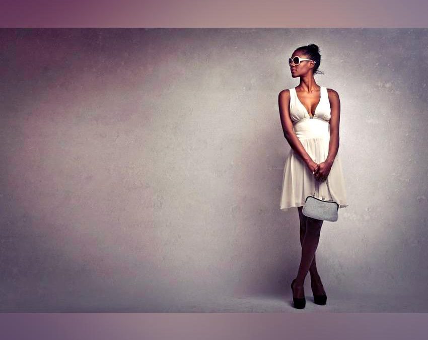 What Color Shoes to put on with a White Dress